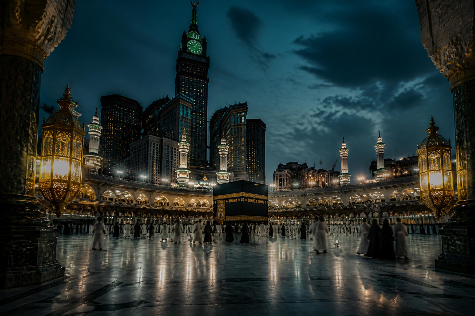 The Grand Mosque courtyard in Makkah at blue hour